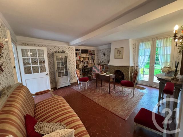 Afficher la photo en grand Maison à vendre - 9 pièces - 230 m2 - Estrees St Denis - 60 - PICARDIE