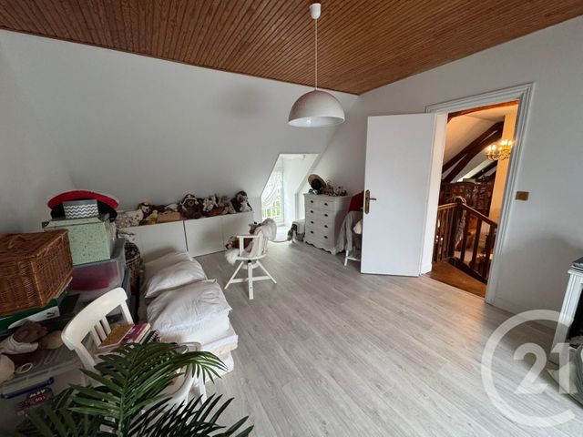 Afficher la photo en grand Maison à vendre - 9 pièces - 230 m2 - Estrees St Denis - 60 - PICARDIE
