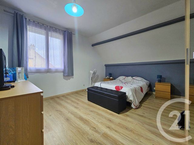 Afficher la photo en grand Appartement F3 à vendre - 4 pièces - 65 m2 - Rieux - 60 - PICARDIE