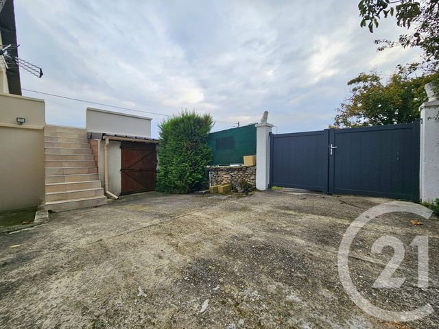 Afficher la photo en grand Appartement F3 à vendre - 4 pièces - 65 m2 - Rieux - 60 - PICARDIE