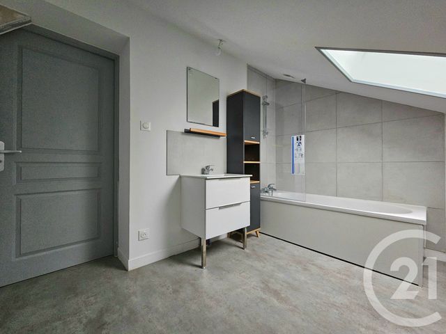 Afficher la photo en grand Appartement F2 à louer - 2 pièces - 46,41 m2 - Choisy La Victoire - 60 - PICARDIE