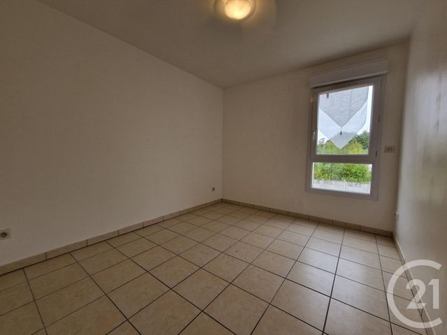 Afficher la photo en grand Appartement F3 à vendre - 3 pièces - 50 m2 - St Just En Chaussee - 60 - PICARDIE
