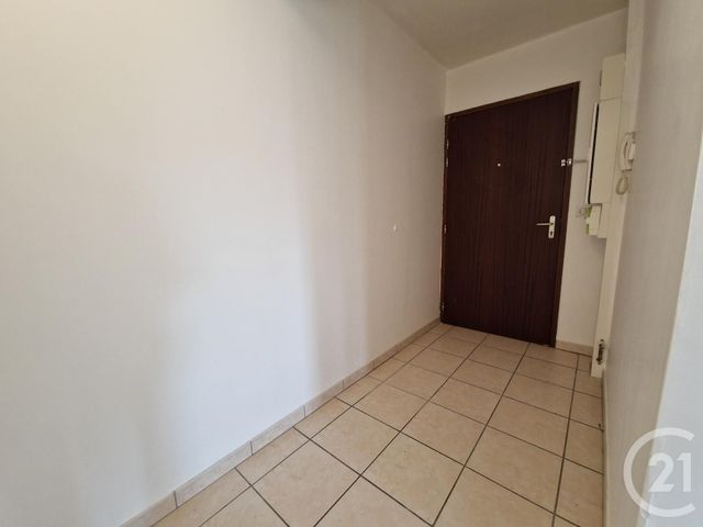 Afficher la photo en grand Appartement F3 à vendre - 3 pièces - 50 m2 - St Just En Chaussee - 60 - PICARDIE