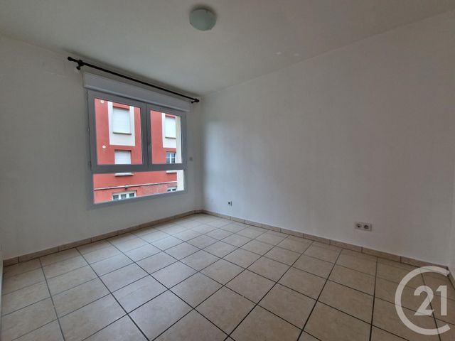 Afficher la photo en grand Appartement F3 à vendre - 3 pièces - 50 m2 - St Just En Chaussee - 60 - PICARDIE